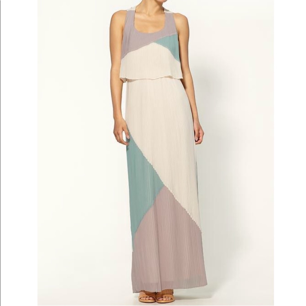Tinley Road pleated Cream Maxi Dress
